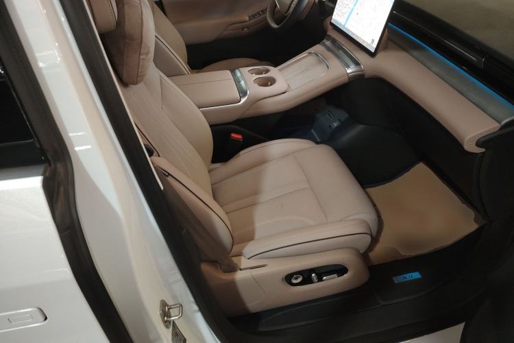 Used XPeng X9 2025 740 Ultra-Long Range Max