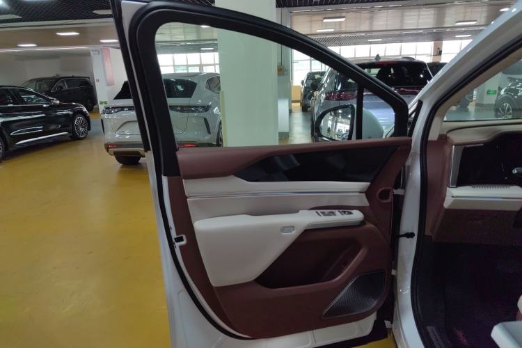 Used BYD Xia 2025 DM-i 1.5T 180km Beyond Edition
