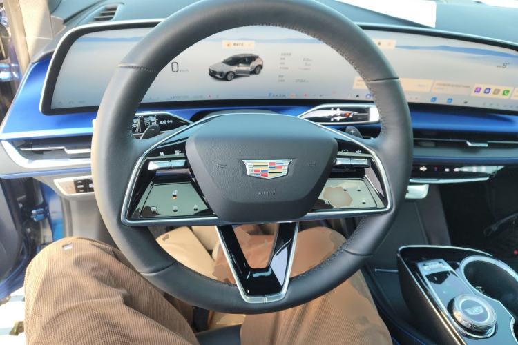 Used Cadillac GT4 2023 25T Prestige Version
