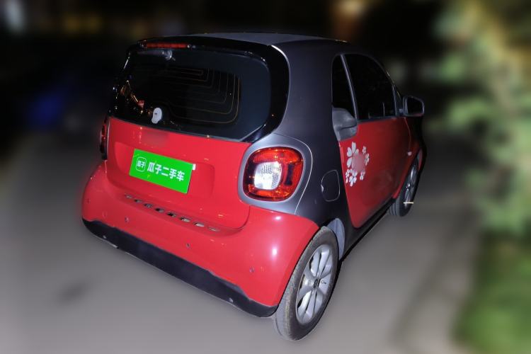 Used  fortwo 2015 1.0L 52 kW hardtop Dynamic version
