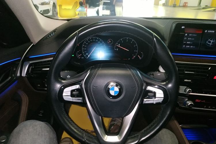 Used BMW 5 Series 2019 Facelifted 525Li Luxury Package
