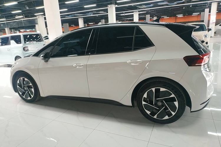 Used Volkswagen ID.3 2025 Smart Model Outstanding Oxygen Edition
