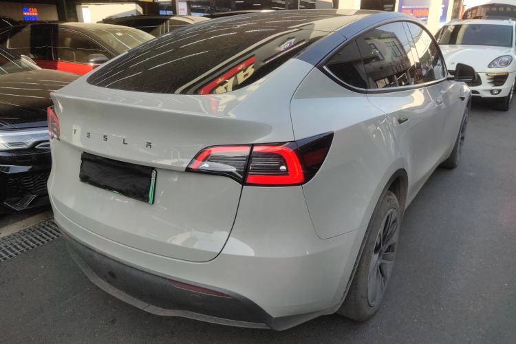 Used Tesla Model Y 2024 Long-Range All-Wheel-Drive Version
