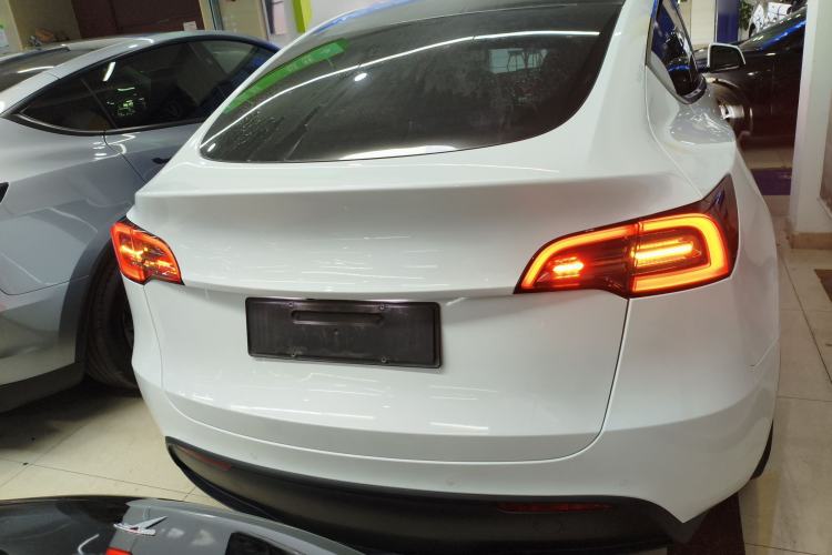 Used Tesla Model Y 2023 High-Performance All-Wheel-Drive Version
