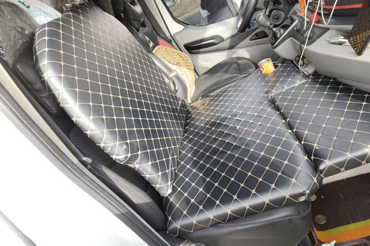 Used SAIC MAXUS Xintu V90 2024 Zhiyun 2.0T Manual Rear-Drive Extended-Wheelbase High-Roof Model with Dual Rear Tires and 3 Seats