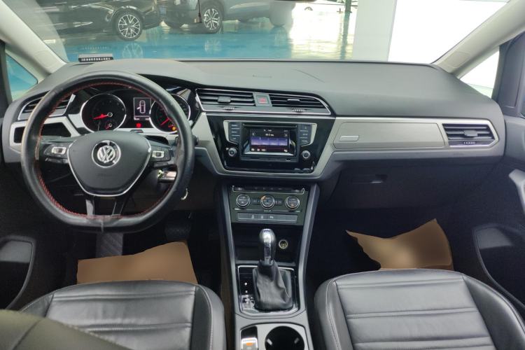 Used Volkswagen Touran 2016 Touran L 280TSI DSG Style Edition
