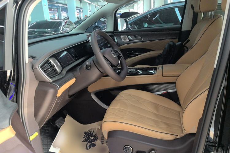 Used Denza D9 2024 DM-i 1050 Luxury Model