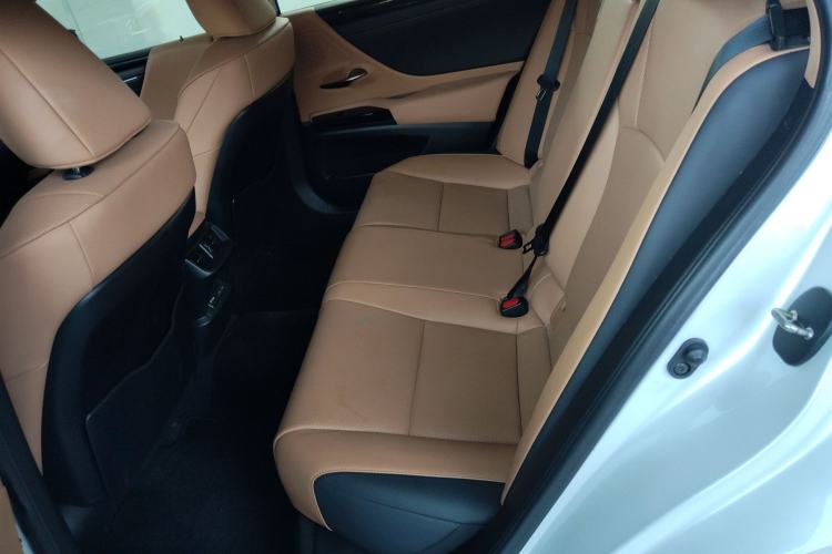 Used Lexus ES 2023 200 Excellence Edition