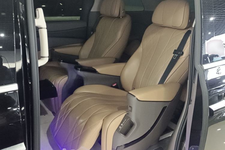 Used Denza D9 2022 DM-i 970 Four-Wheel Drive Prestige Model