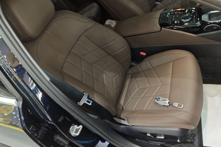 Used BMW 5 Series 2025 530Li Leading Model M Sport Package
