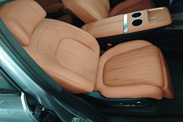 Used  E07 2025 All-Electric 4x4 90kWh Ultra High-Performance Edition
