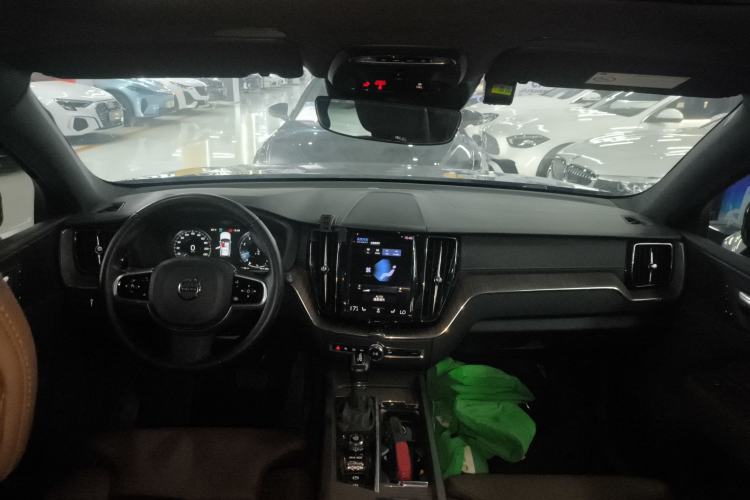Used Volvo XC60 2021 T5 4x4 Smart Luxury Edition
