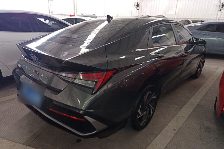 Used Hyundai Elantra 2023 1.5L CVT LUX Prestige Edition
