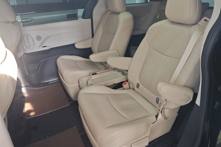 Used Toyota Granvia 2023 2.5L Hybrid Prestige PLUS Edition
