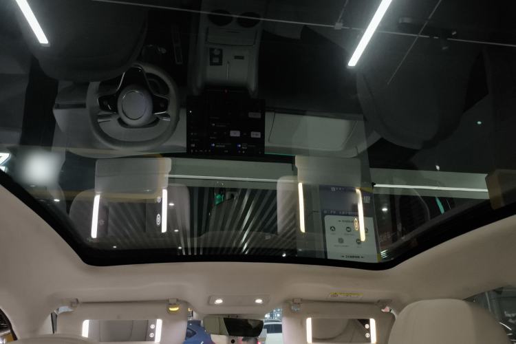 Used Hima Luxeed R7 2025 Range-Extended Version 251 km Max
