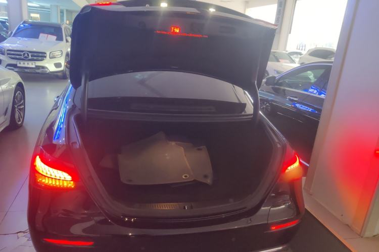 Used Mercedes-Benz E-Class New Energy 2022 E 350 e L Plug-in Hybrid Sedan
