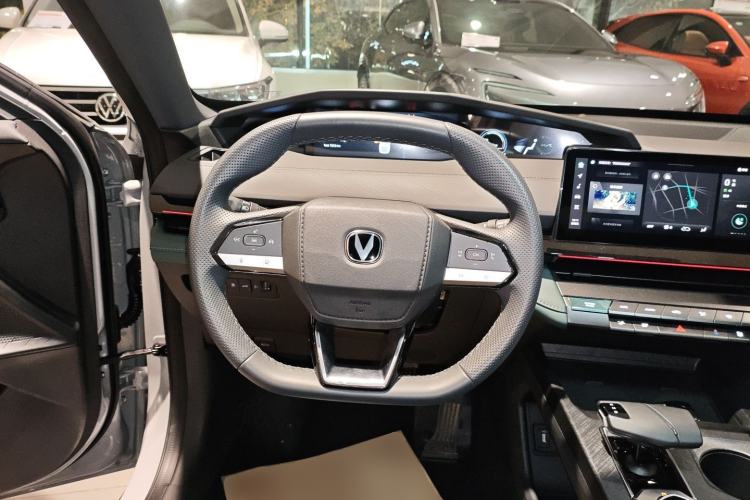 Used Changan UNI-V iDD 2024 Blue Whale Smart Electric iDD 136km Luxury Model
