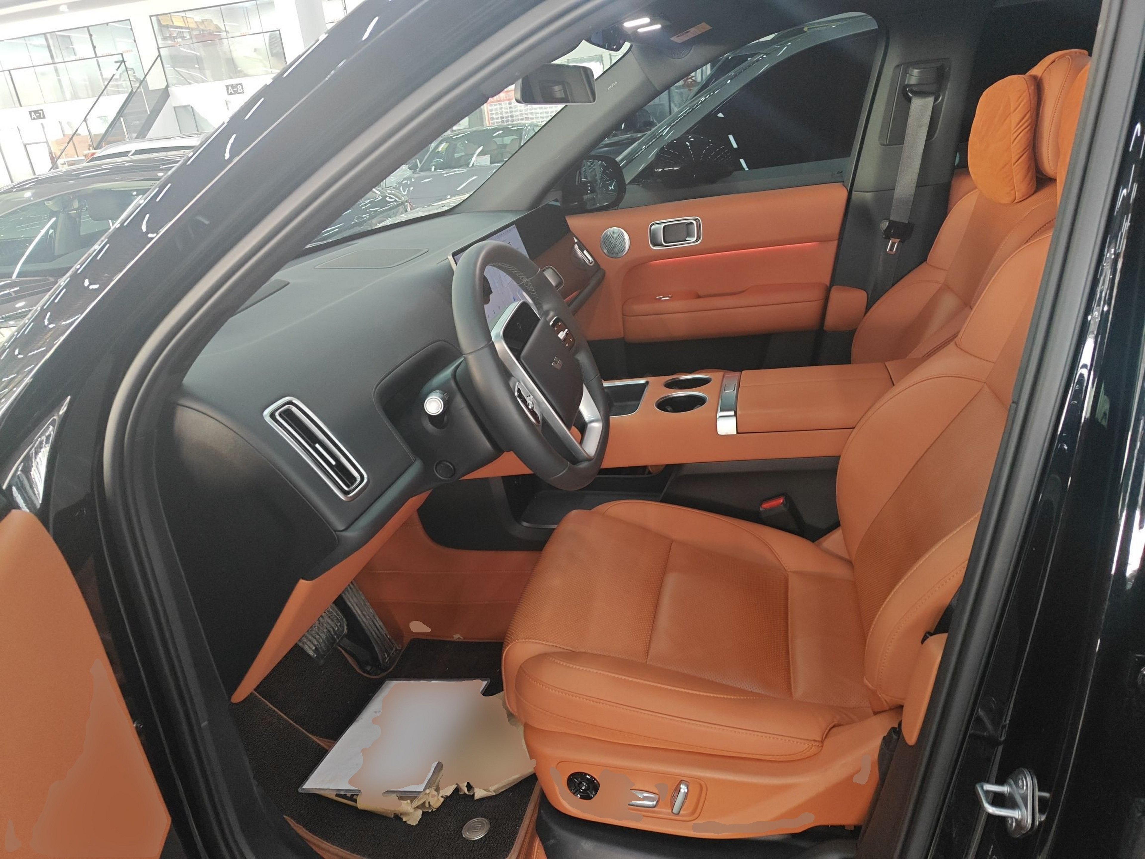 المقاعد الأمامية داخل السيارة