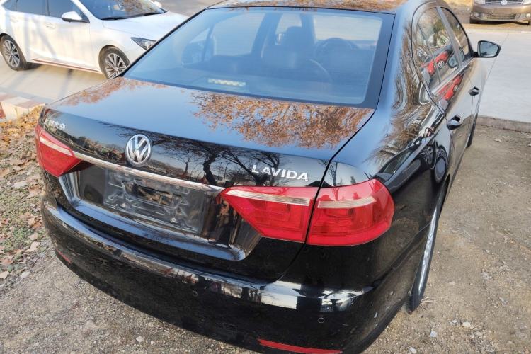 Used Volkswagen Lavida 2013 Restyled Classic 1.6L Manual Comfort Edition