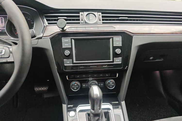 Used Volkswagen Magotan 2018 330TSI DSG Luxury Model
