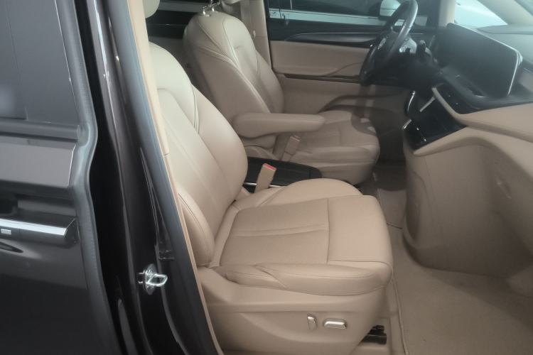 Used Buick GL8 2021 ES Landtrek 653T Luxury Model