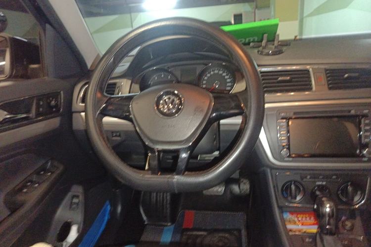 Used Volkswagen Lavida 2015 1.6L Automatic Comfort Edition