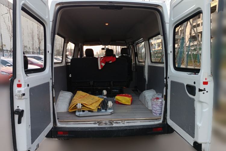 Used SAIC MAXUS Xintu V80 2019 2.5T Classic 6-Speed Manual Van Short Wheelbase Mid-Roof 6-Seater