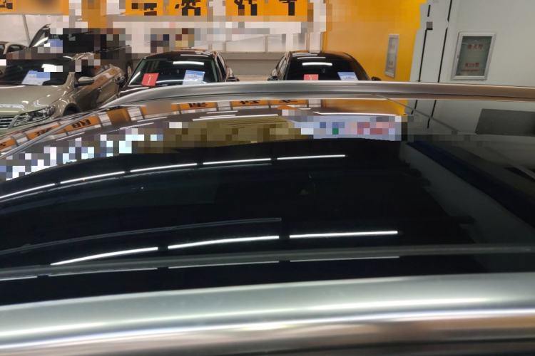 Used Hongqi HS5 2022 Facelifted Version 2.0T Smart Connect Flagship All-Wheel-Drive Edition
