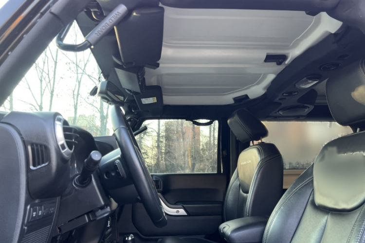 Used  Wrangler 2015 3.6L Rubicon Two-Door Comfort Edition
