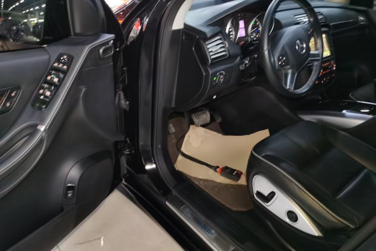 Used Mercedes-Benz R-Class 2017 R 320 4MATIC Business Edition Prestige Model