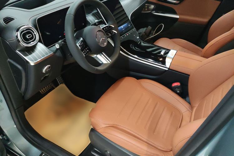 Used Mercedes-Benz GLC 2025 GLC 300 L 4MATIC Luxury Model 5 Seats