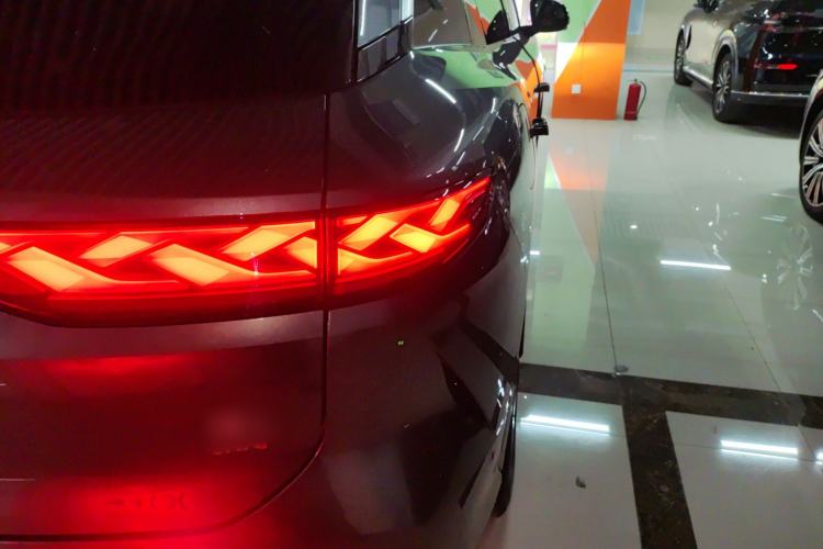 Used BYD Tang L 2025 DM 175KM Drone Player Edition