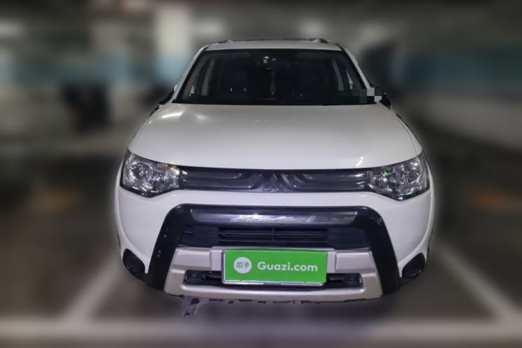 Used Mitsubishi Outlander (Import) 2013 2.0L Two-Wheel Drive Sport Navigation Version 5 Seats
