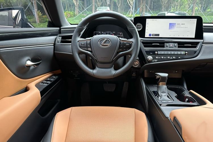 Used Lexus ES 2022 300h Excellence Edition
