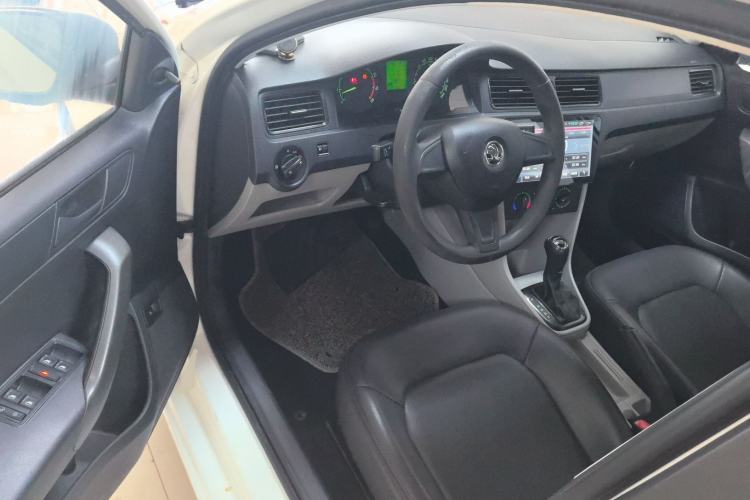 Used Skoda Rapid 2016 1.6L Automatic Front-Wheel Drive Model