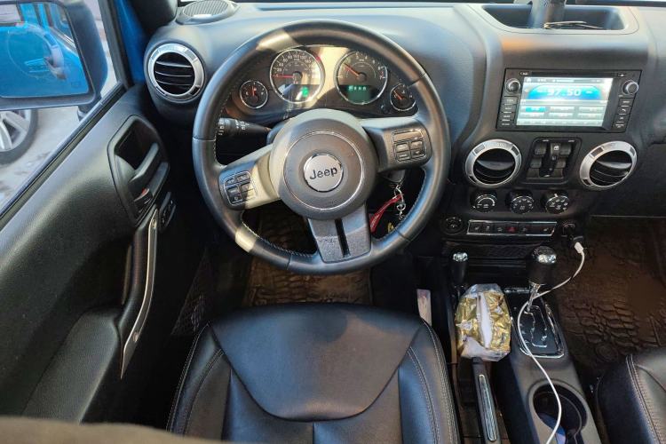 Used Jeep Wrangler 2015 3.0L Sahara Four-Door Edition
