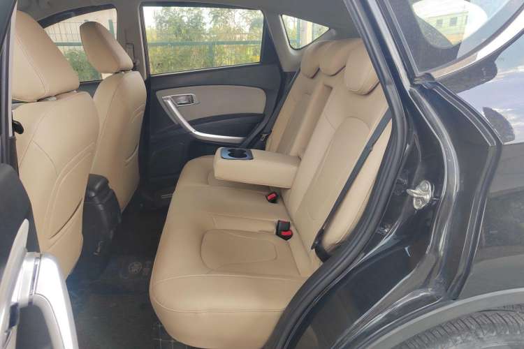 Used Bestune X80 2013 2.0L Automatic Comfort Edition
