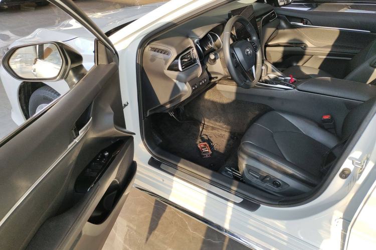 Used Toyota Camry 2023 2.0G Luxury Edition
