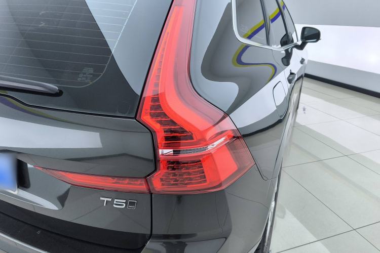 Used Volvo XC60 2019 T5 4x4 Smart Edition China VI Standard
