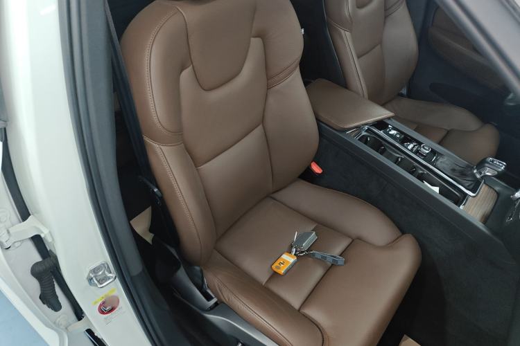 Used Volvo XC60 2021 T5 4x4 Smart Luxury Edition
