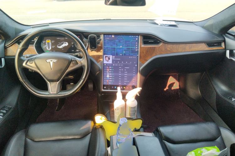 Used Tesla Model S 2019 Long-Range Version
