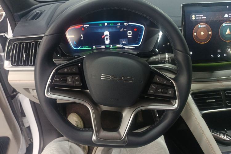 Used BYD Song PLUS New Energy 2024 HONOR Edition DM-i 110km Flagship PLUS
