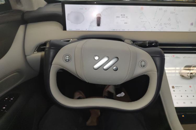 Used  LS7 2023 100kWh Lux All-Wheel-Drive Version
