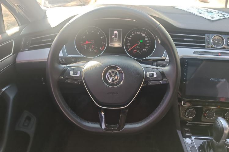 Used Volkswagen Magotan 2018 330TSI DSG Advanced Model
