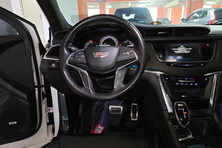 Used Cadillac XT5 2018 28E Four-Wheel Drive Tech Version