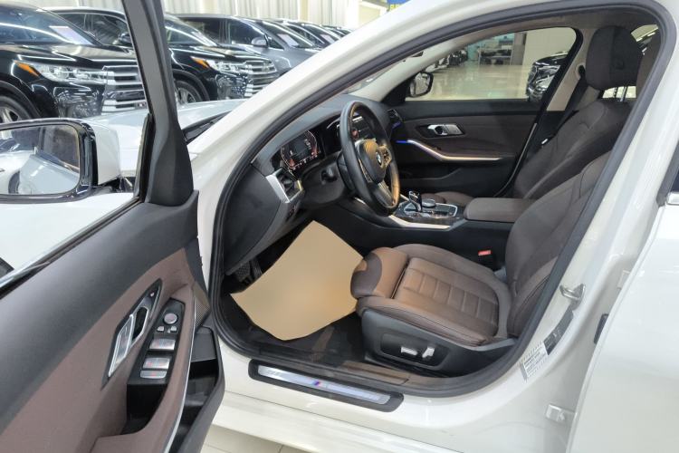 Used BMW 3 Series 2021 Restyled 325Li M Sport Package
