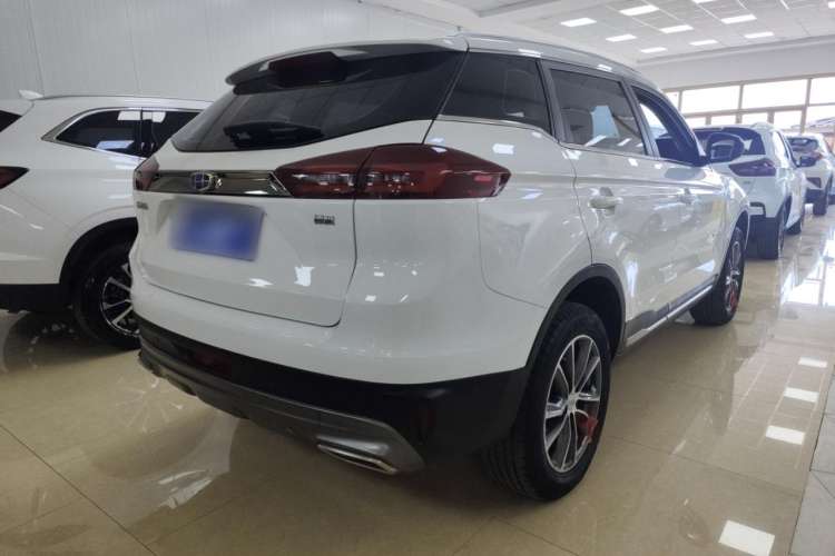 Used Geely Auto Emgrand X7 Sport 2020 1.8TD DCT Two-Wheel Drive Smart Connect 4G-Enabled Version
