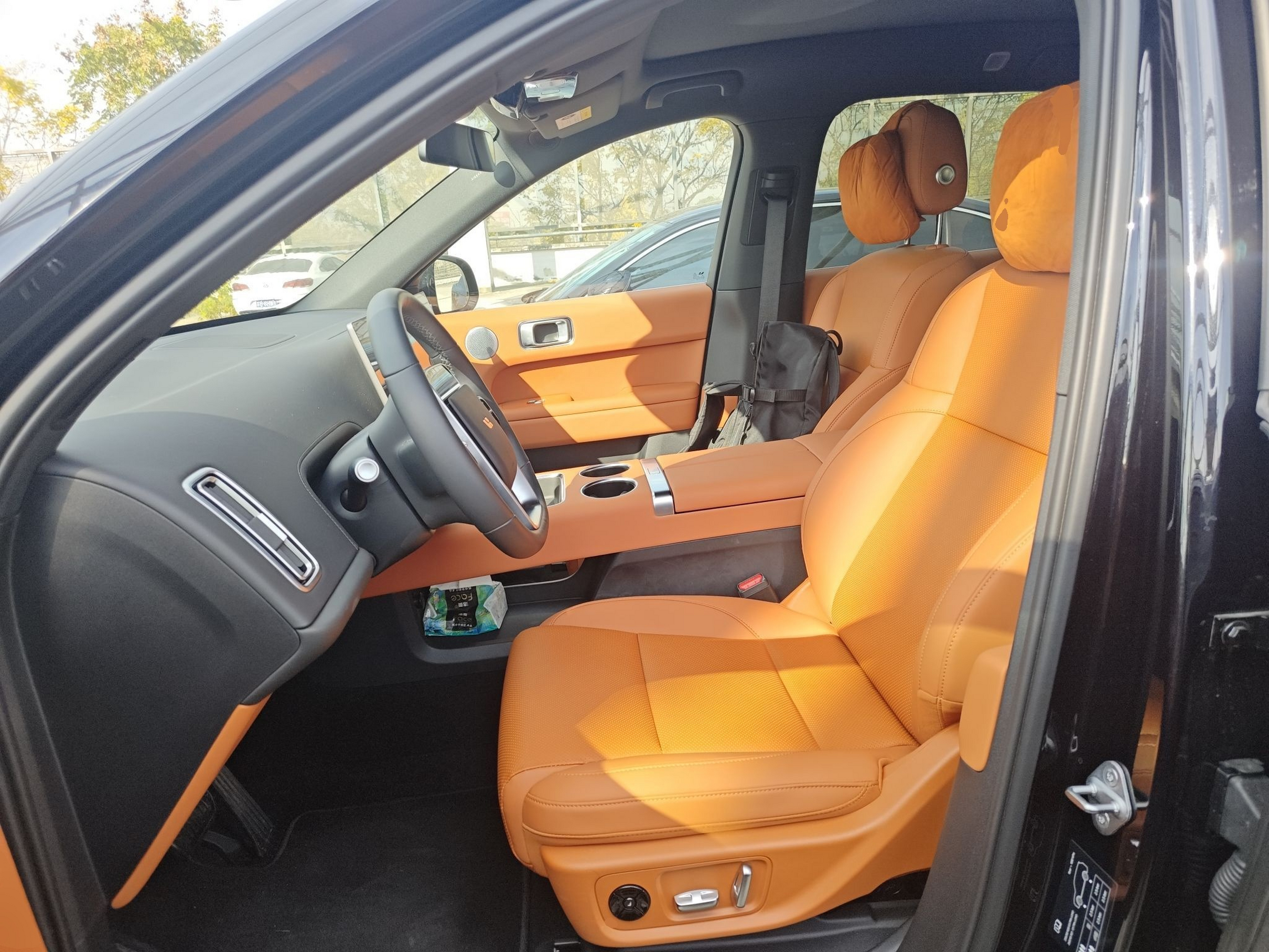 Переднее сиденье в автомобиле