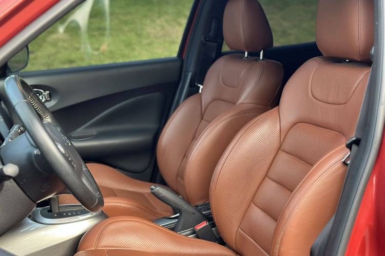 Used Infiniti ESQ 2014 1.6L Spontaneous Edition
