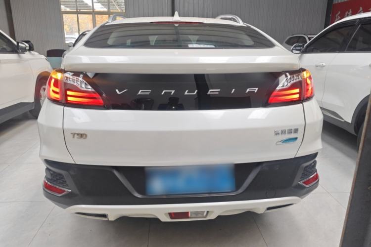 Used Venucia T90 2018 2.0L CVT Smart Connect Fashion Edition China VI Standard
